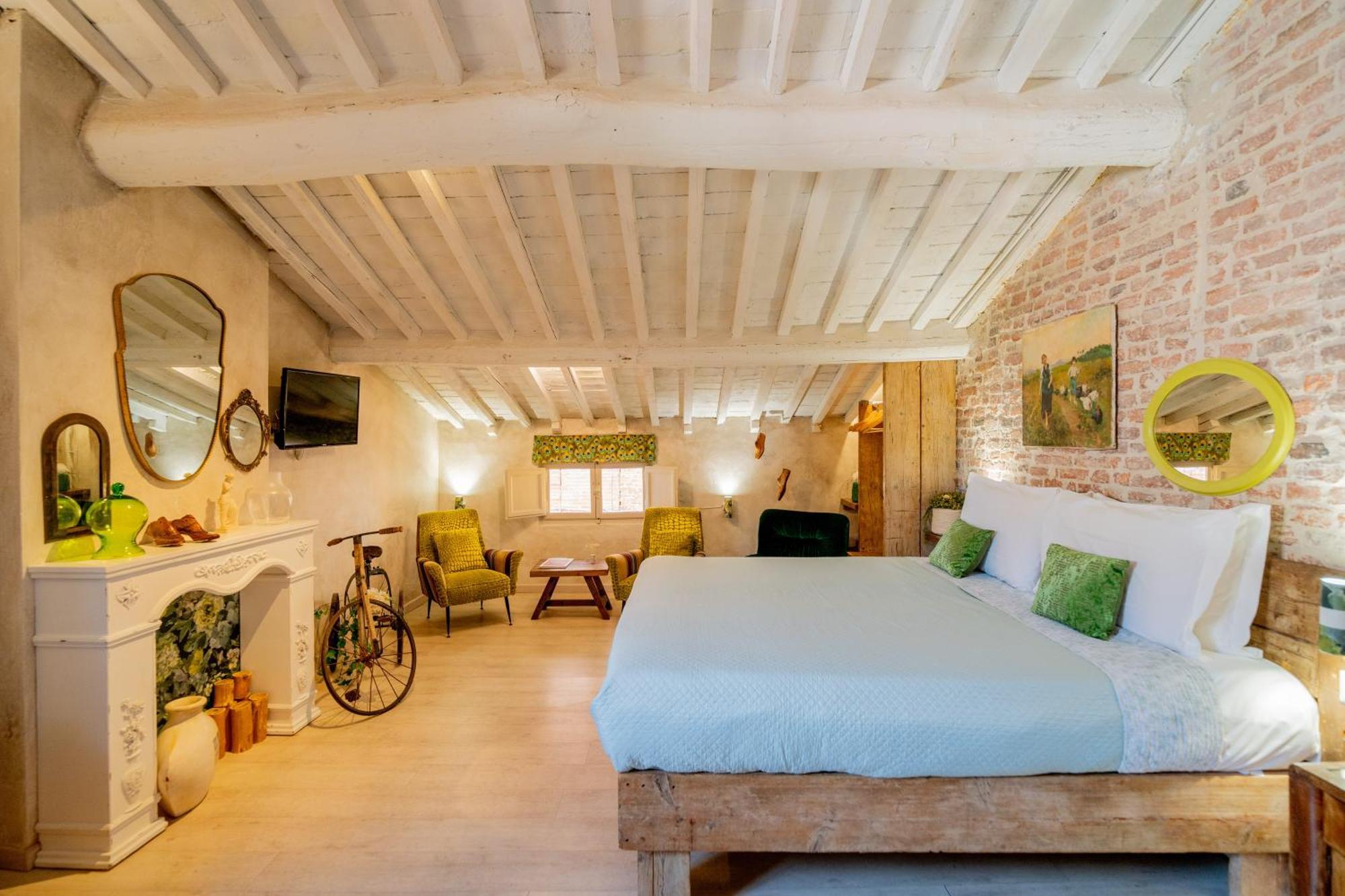 Quarto Superior Deluxe com Cama de Casal ou 2 de Solteiro
